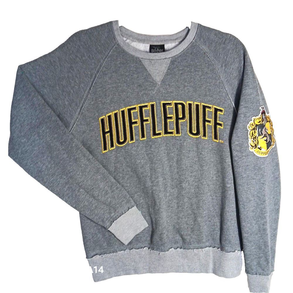 Harry Potter Hufflepuff Gray Sweatshirt Small Universal Studios‎ Wizarding World